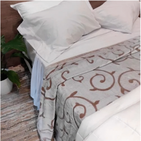 FRAZADA MICROFOBRA 2 1/2 DISEÑO CURVAS BEIGE